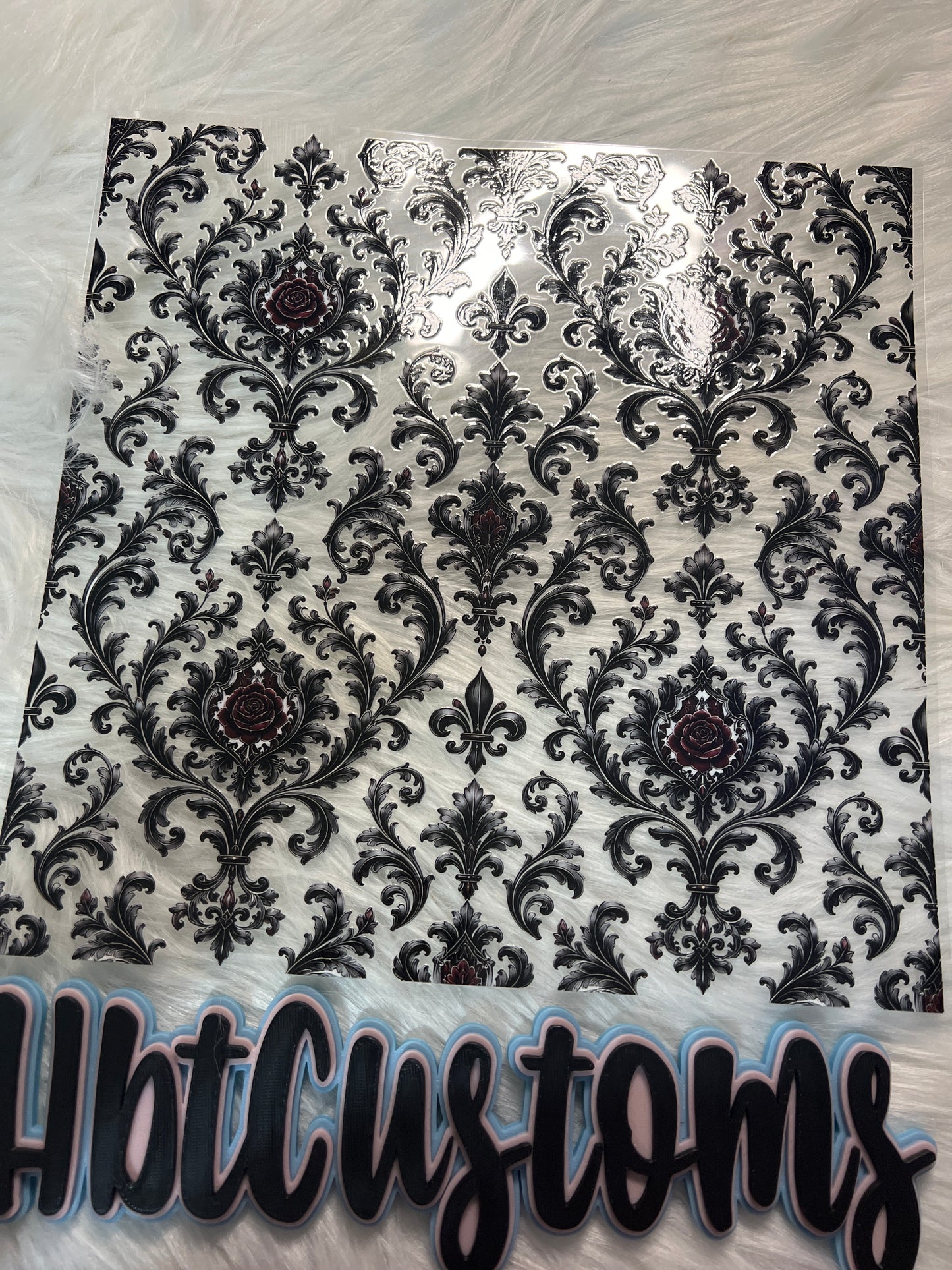 Damask w/Roses in center Element
