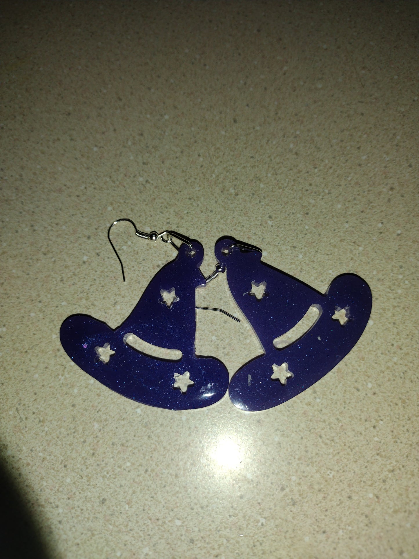 DARK PURPLE GLOW WITCH HAT EARRINGS