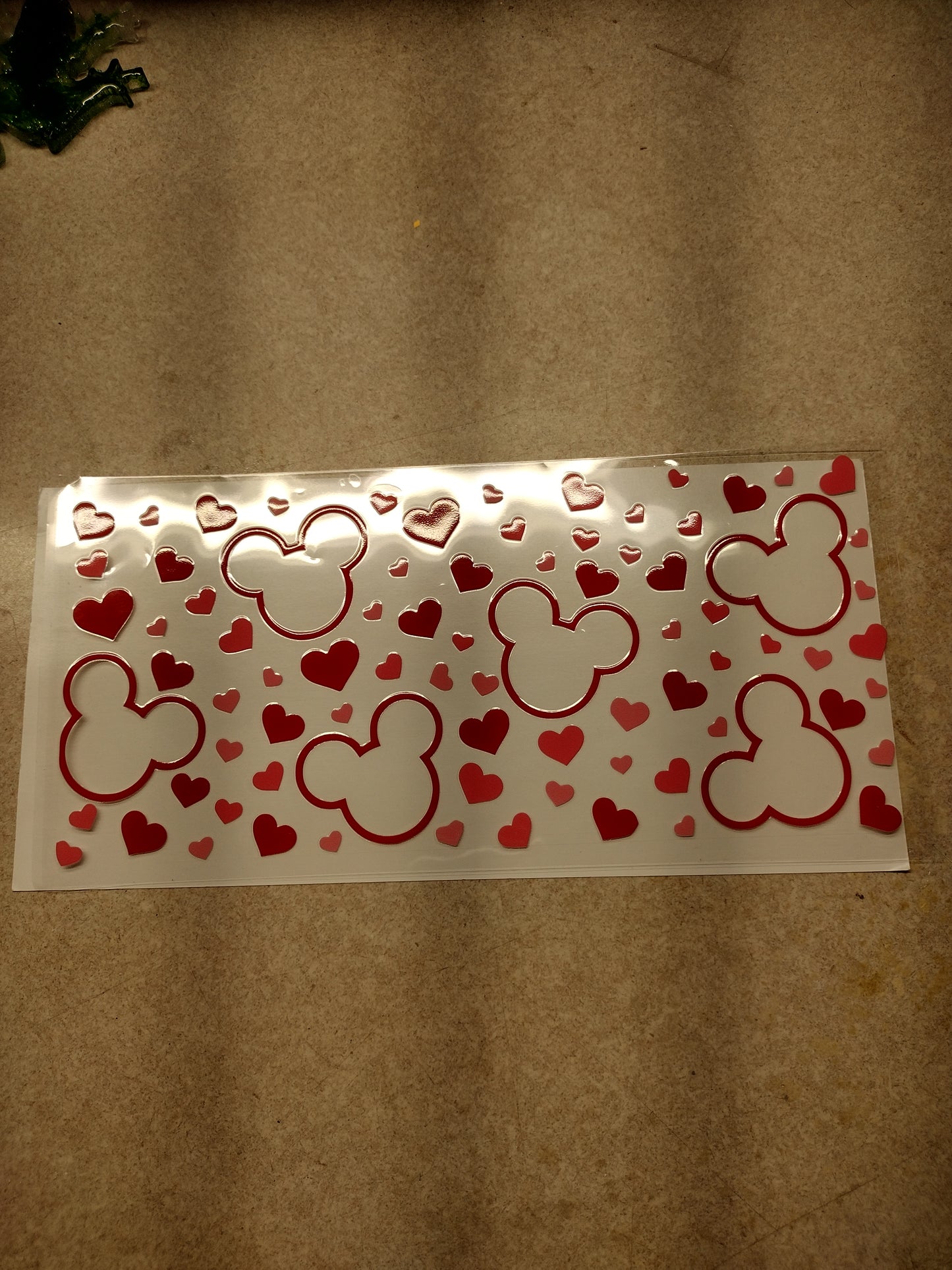 RED MOUSE SHAPES W/ HEARTS UV DTF