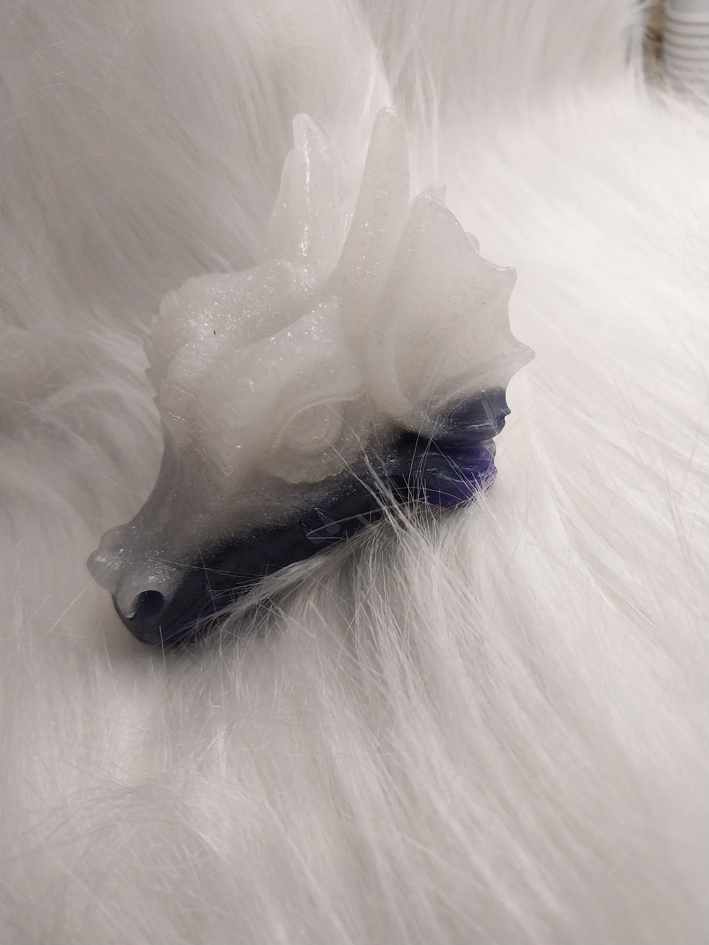 SMALL DRAGON HEAD W/ GLOW