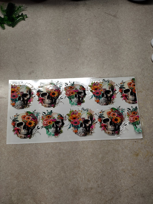 SKULLS W/FLOWERS UV DTF